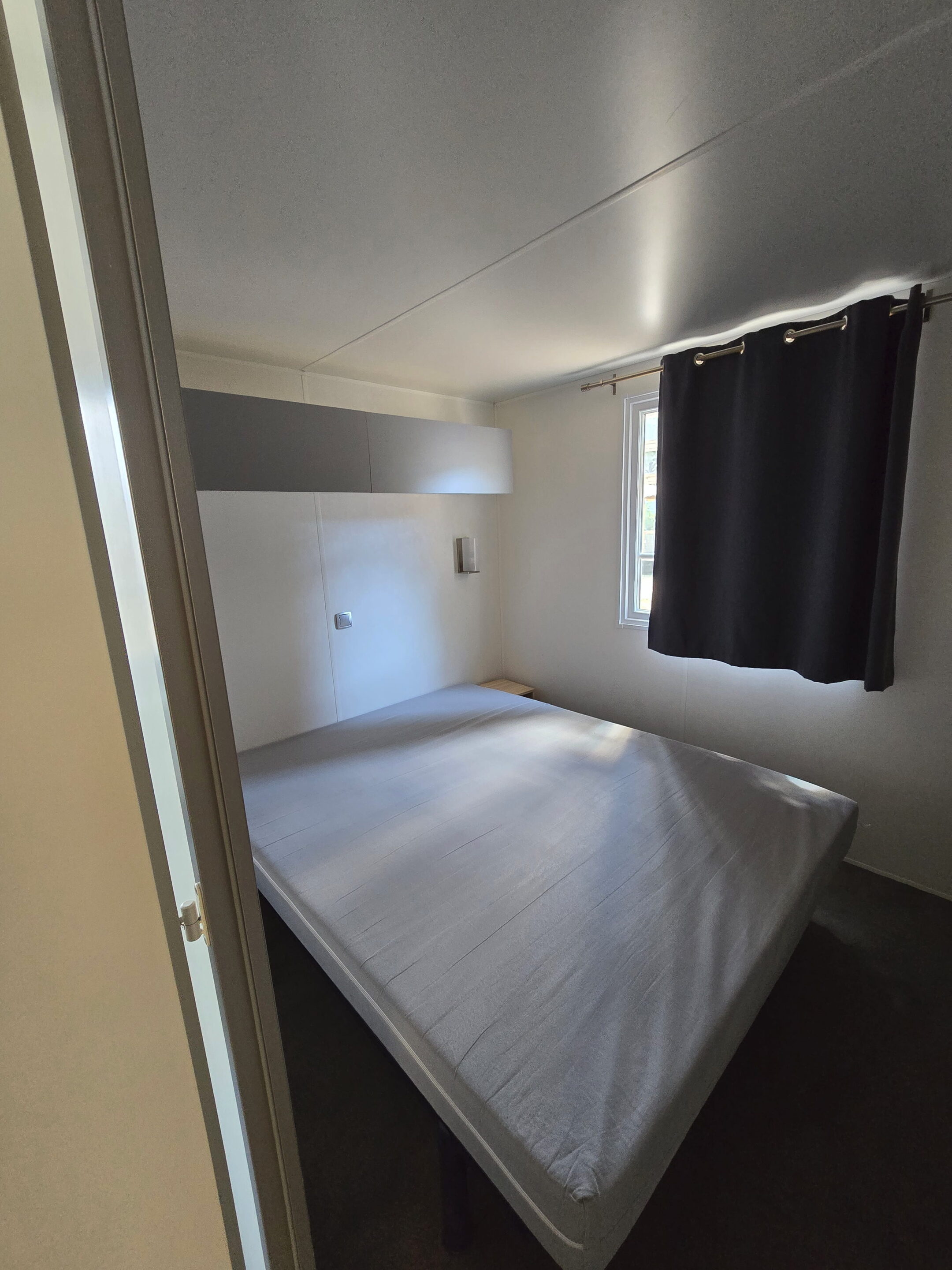 Camping les Oliviers - Hébergements et Emplacements